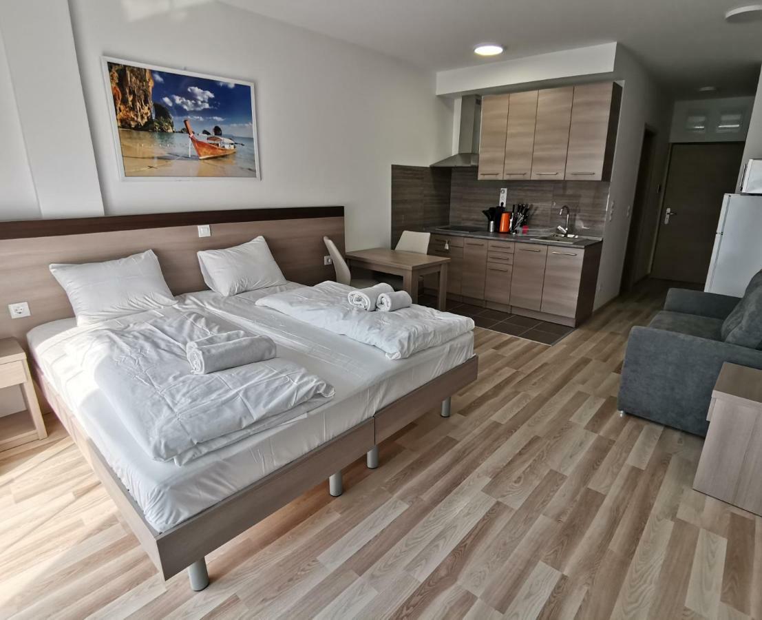 Corvin Holiday Apartments Hotel Budapeşte Dış mekan fotoğraf