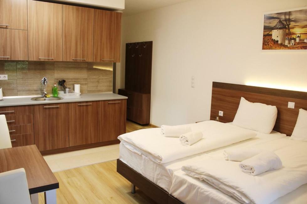 Corvin Holiday Apartments Hotel Budapeşte Dış mekan fotoğraf