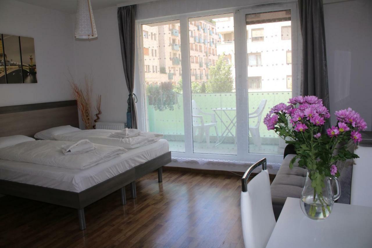 Corvin Holiday Apartments Hotel Budapeşte Dış mekan fotoğraf