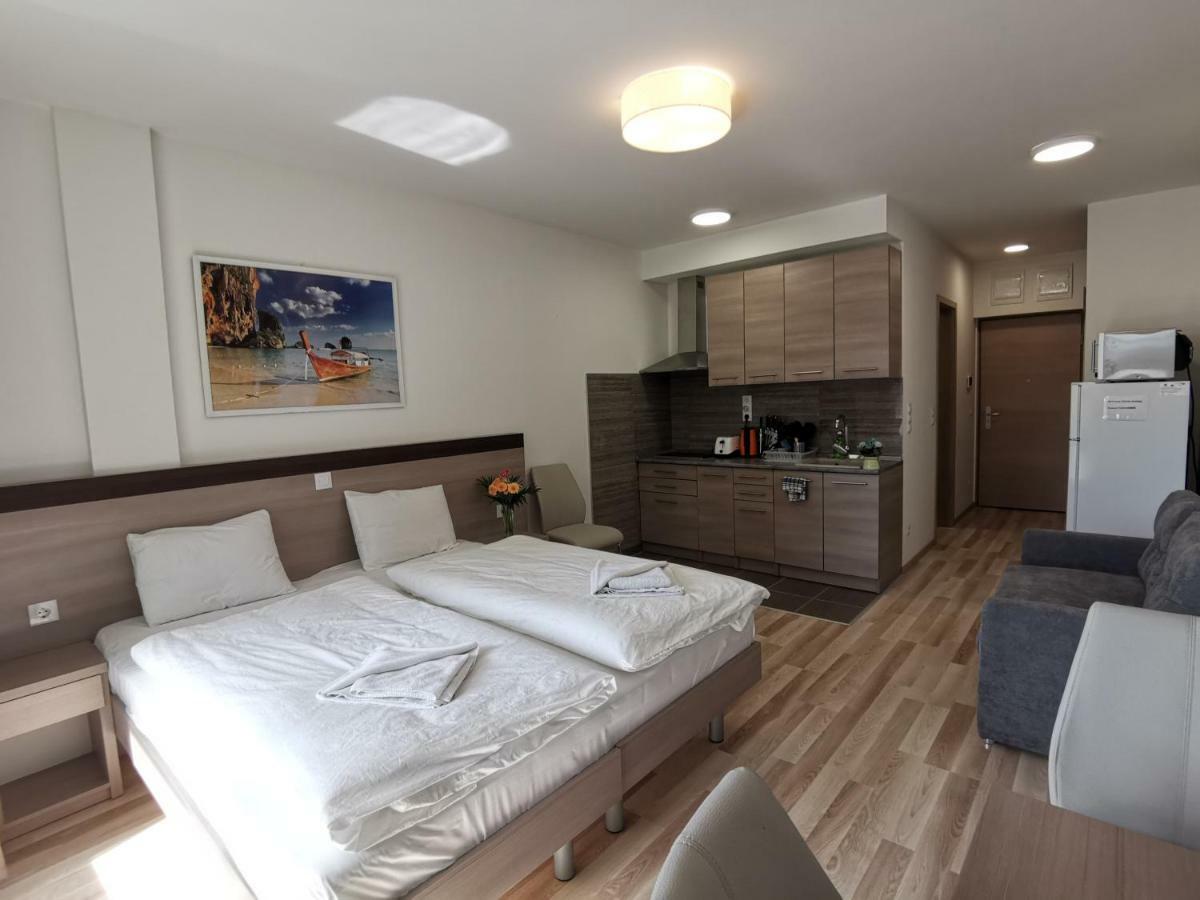 Corvin Holiday Apartments Hotel Budapeşte Dış mekan fotoğraf
